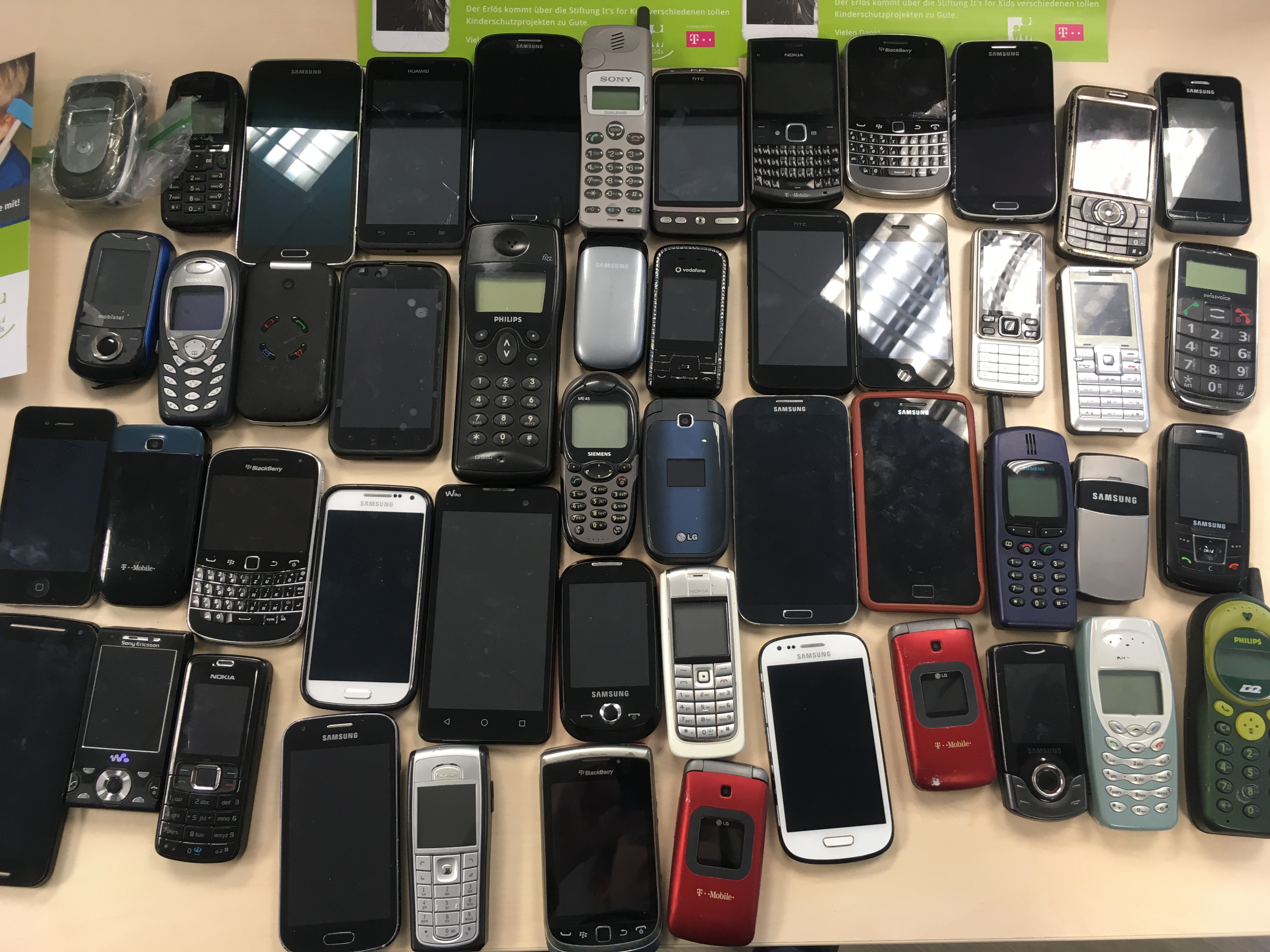 Crouzet Germany collecting old mobiles